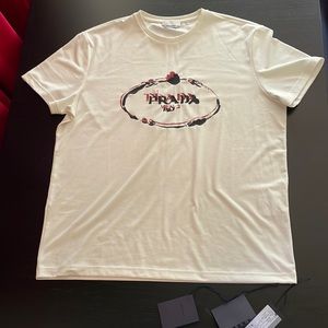 Prada Tshirt